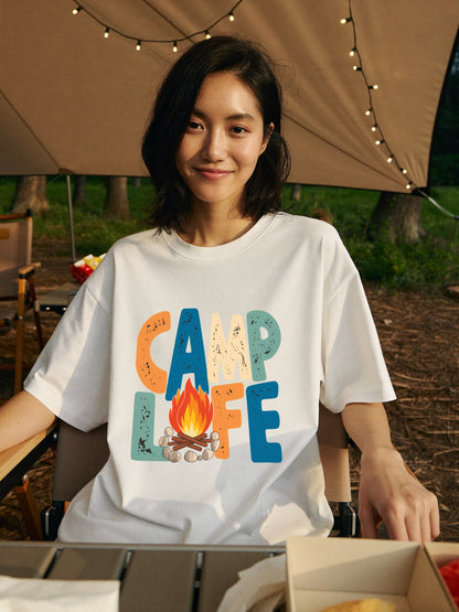 レトロ 「CAMP LIFE」 キャンプ Tシャツ - ヴィンテージ風 70年代 焚き火 グラフィックTシャツ アウトドア 服