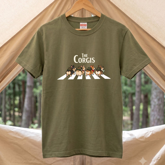 THE CORGIS | コーギー 横断歩道 ゆるかわパロディTシャツ【犬好き・愛犬家・ギフトに最適】