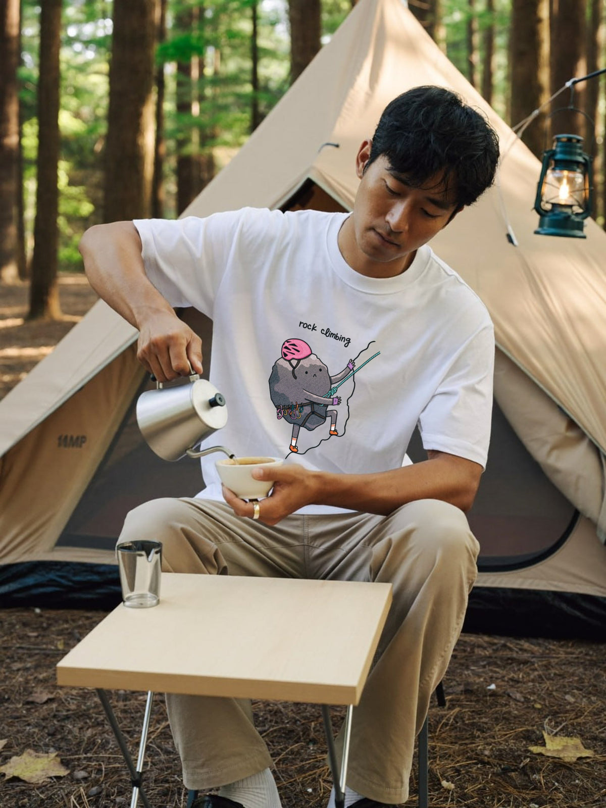 ロッククライミング＆ハイキングTシャツ